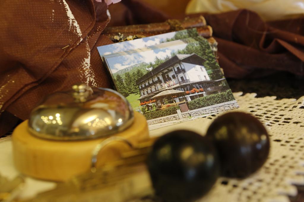 Hotel Pineta Castione della Presolana Exterior photo