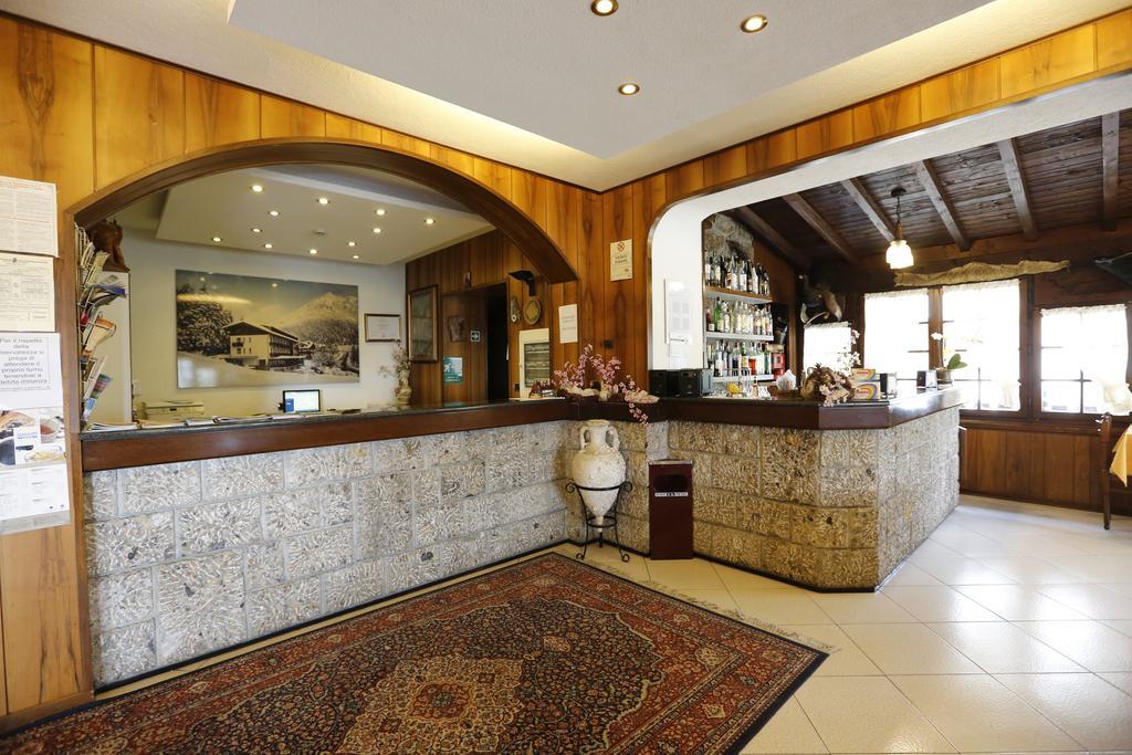 Hotel Pineta Castione della Presolana Exterior photo