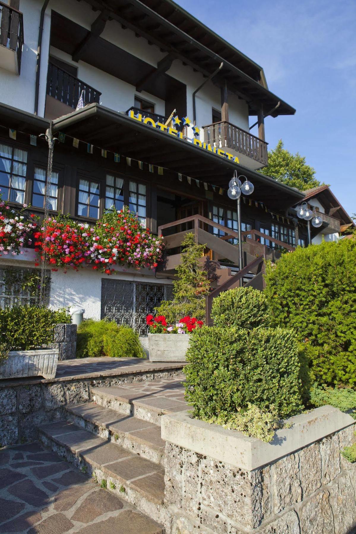 Hotel Pineta Castione della Presolana Exterior photo