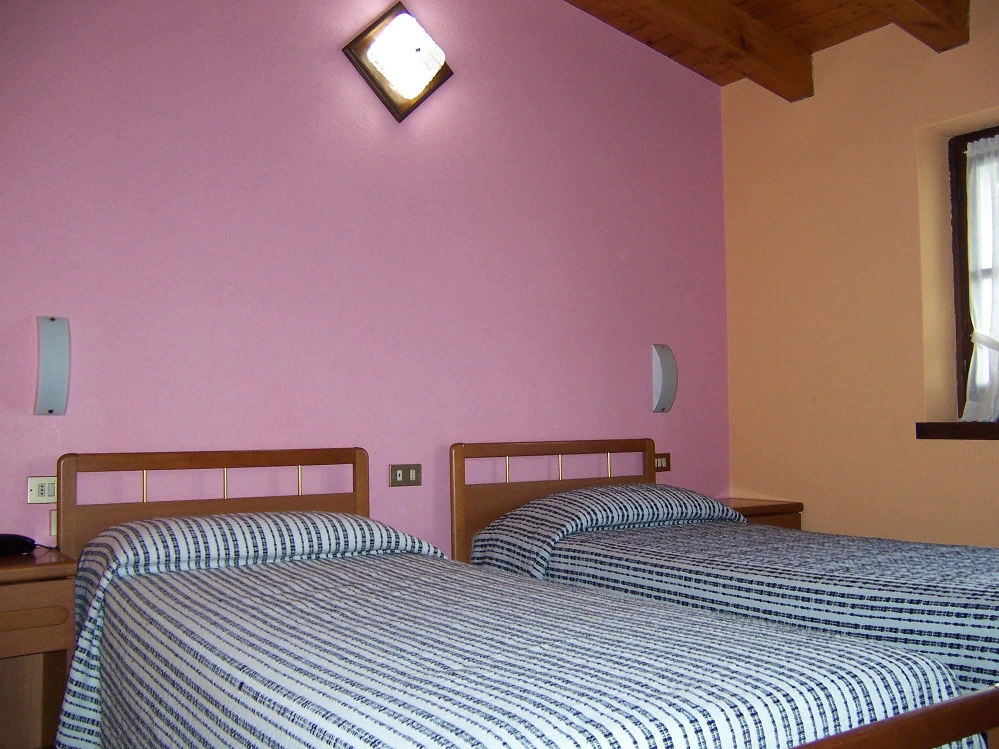 Hotel Pineta Castione della Presolana Exterior photo